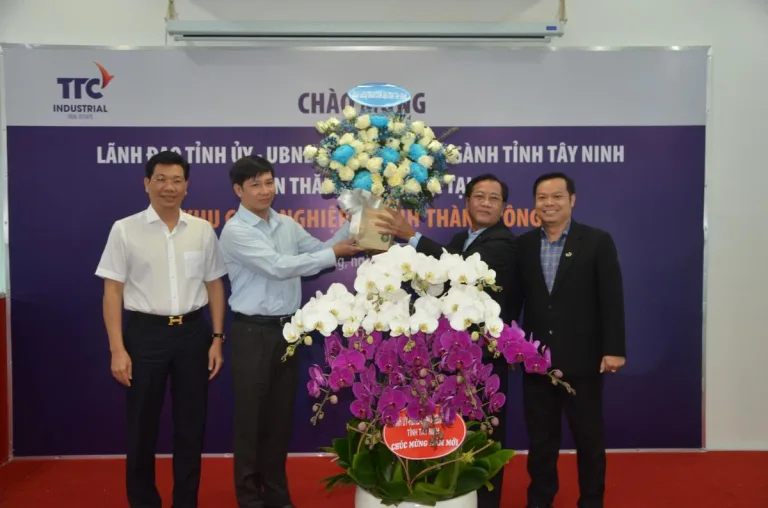 Lãnh đạo Tỉnh Tây Ninh thăm và chúc Tết doanh nghiệp. - Công Ty CP Khu Công Nghiệp Thành Thành Công (TTC IZ)