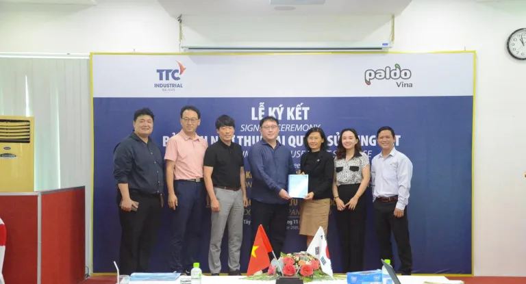 Lễ ký kết Biên bản ghi nhớ (MOU) thuê lại quyền sử dụng đất giữa Công ty CP KCN Thành Thành Công và Công ty TNHH Paldo Vina. - Công Ty CP Khu Công Nghiệp Thành Thành Công (TTC IZ)