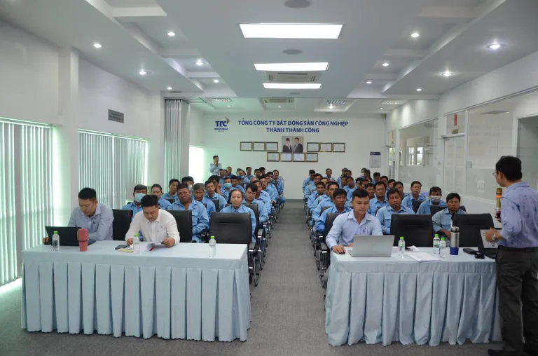 Tổng Công ty BĐS Công nghiệp Thành Thành Công đã tổ chức hai khóa huấn luyện An toàn vệ sinh lao động (AT-VSLĐ) hướng dẫn Sơ cấp cứu cho CBNV TCT - Công Ty CP Khu Công Nghiệp Thành Thành Công (TTC IZ)