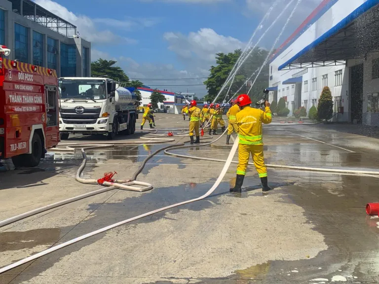 Diễn tập phương án chữa cháy, tìm kiếm cứu nạn, cứu hộ - Công Ty CP Khu Công Nghiệp Thành Thành Công (TTC IZ)