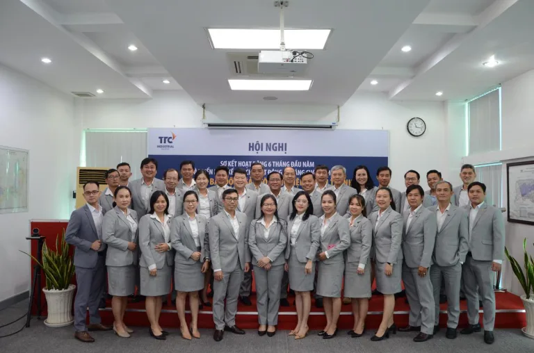 HỘI NGHỊ SƠ KẾT HOẠT ĐỘNG 6 THÁNG ĐẦU NĂM VÀ TRIỂN KHAI KẾ HOẠCH 6 THÁNG CUỐI NĂM 2023 CỦA TỔNG CÔNG TY BĐS CÔNG NGHIỆP THÀNH THÀNH CÔNG. - Công Ty CP Khu Công Nghiệp Thành Thành Công (TTC IZ)