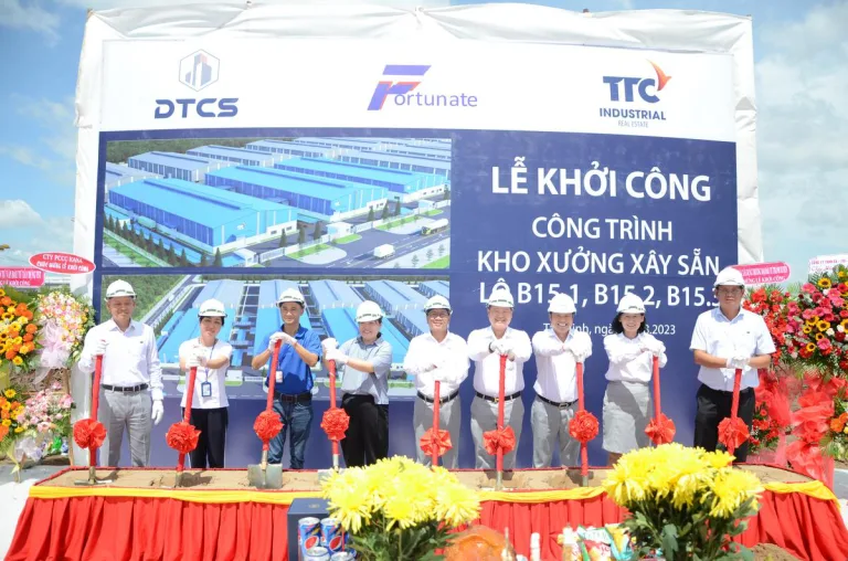 LỄ KHỞI CÔNG XÂY DỰNG CÔNG TRÌNH KHO XƯỞNG XÂY SẴN LÔ B15.1, B15.2, B15.3 - Công Ty CP Khu Công Nghiệp Thành Thành Công (TTC IZ)
