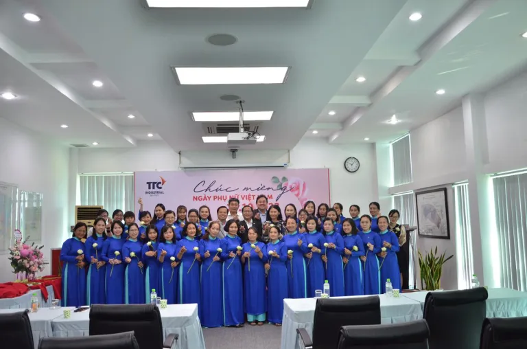 TTC IR CHÚC MỪNG NGÀY PHỤ NỮ VIỆT NAM 20/10 - Công Ty CP Khu Công Nghiệp Thành Thành Công (TTC IZ)