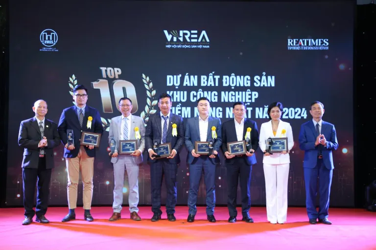 TTC IR vinh dự nhận giải thưởng tại lễ vinh danh Thương hiệu Bất động sản dẫn đầu 2023 – 2024 - Công Ty CP Khu Công Nghiệp Thành Thành Công (TTC IZ)