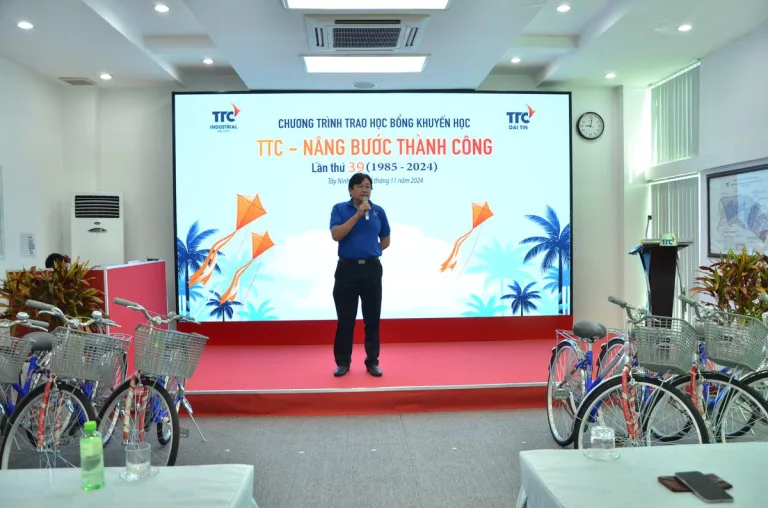 TTC IR TRAO HỌC BỔNG “TTC - NÂNG BƯỚC THÀNH CÔNG” LẦN THỨ 39 - Công Ty CP Khu Công Nghiệp Thành Thành Công (TTC IZ)