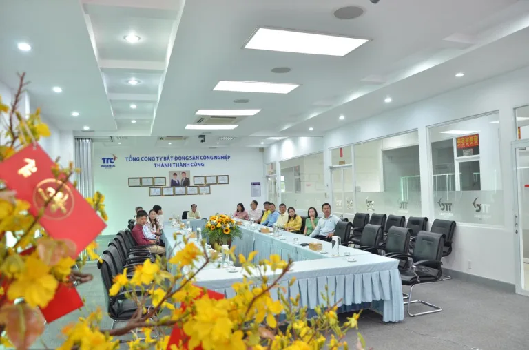 Tổng Công ty BĐS Công nghiệp Thành Thành Công (TTC IR) tổ chức chương trình "TÂN XUÂN HỌP MẶT - CHÚC NHAU NHƯ Ý" xuân Ất Tỵ 2025 - Công Ty CP Khu Công Nghiệp Thành Thành Công (TTC IZ)