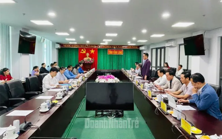 Hội Doanh nhân trẻ Việt Nam làm việc với UBND tỉnh Vĩnh Long - Công Ty CP Khu Công Nghiệp Thành Thành Công (TTC IZ)