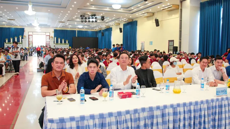TTC IZ đồng hành “Chắp cánh ước mơ - Vững bước tới trường” - Công Ty CP Khu Công Nghiệp Thành Thành Công (TTC IZ)