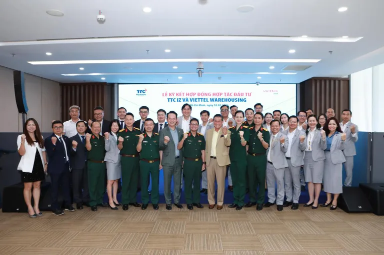 TTC IZ ký kết hợp đồng hợp tác đầu tư với Viettel Warehousing - Công Ty CP Khu Công Nghiệp Thành Thành Công (TTC IZ)